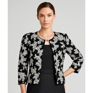 St. John Black & White Bouclé Cropped Jacket Novelty Knit Size 4 SP 10 GRP 1